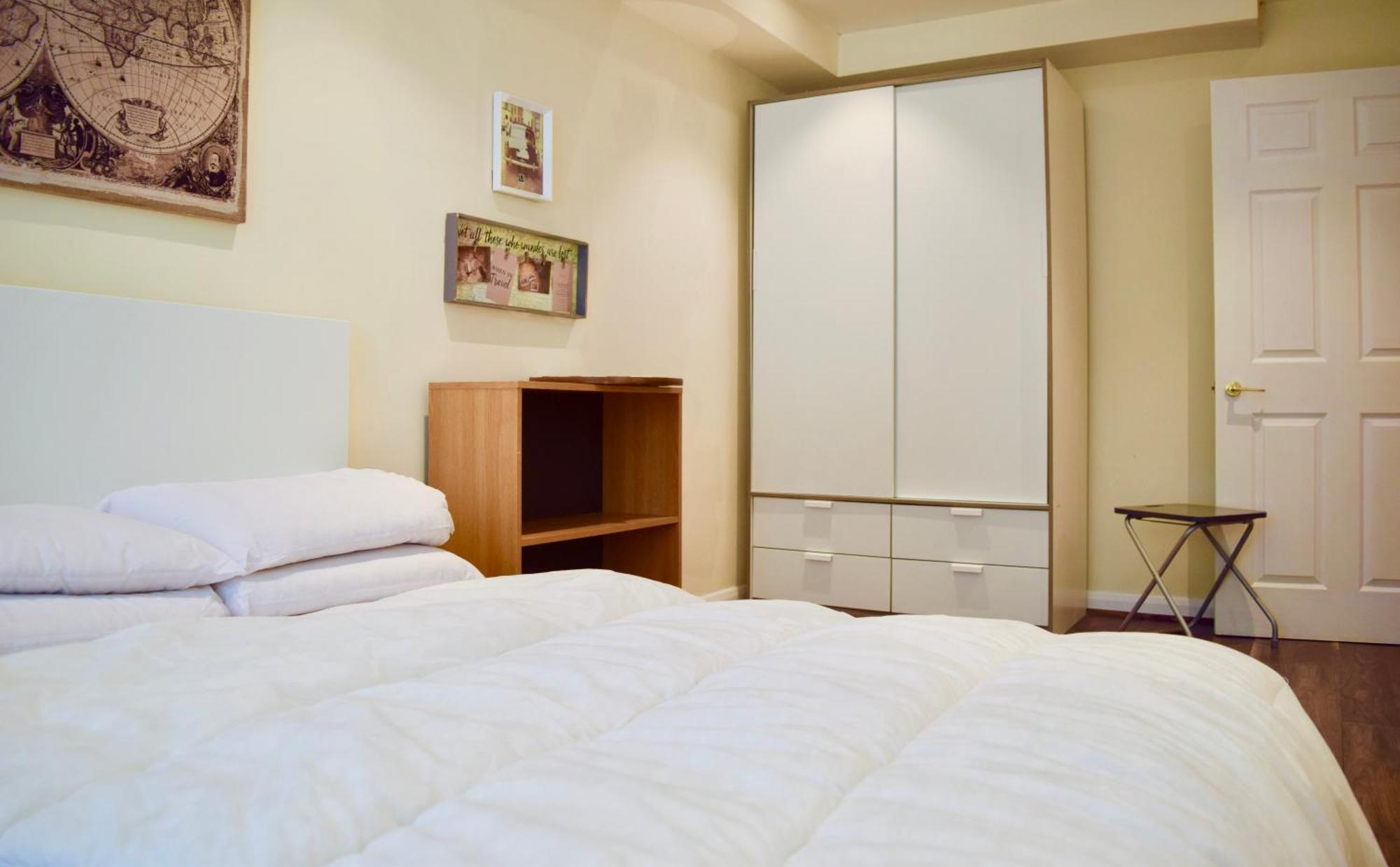 Stylish And Homely 4 Bedroom Home In East London Exterior photo