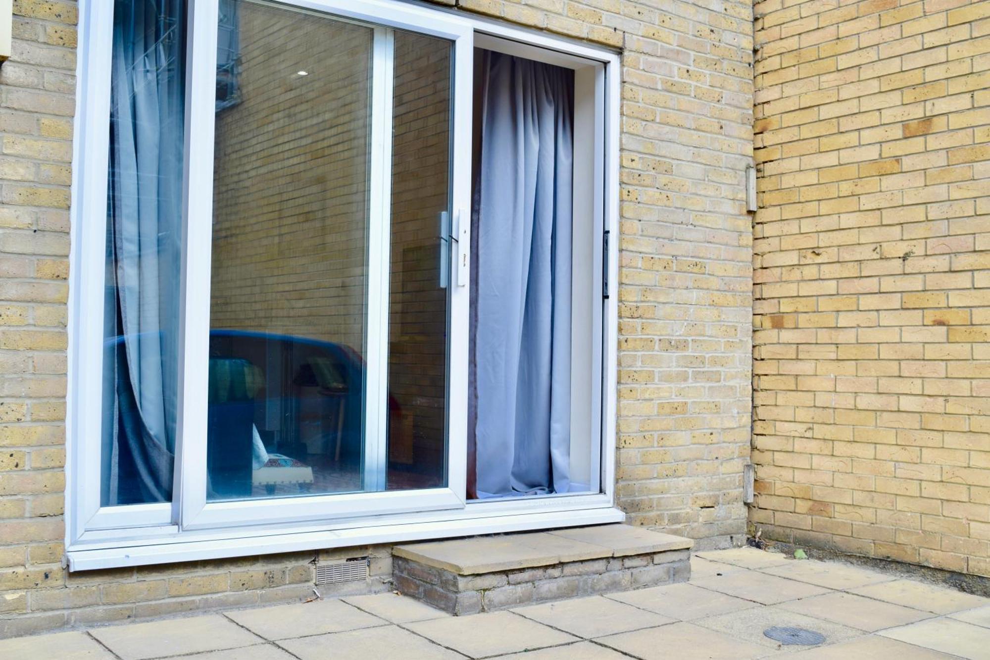 Stylish And Homely 4 Bedroom Home In East London Exterior photo